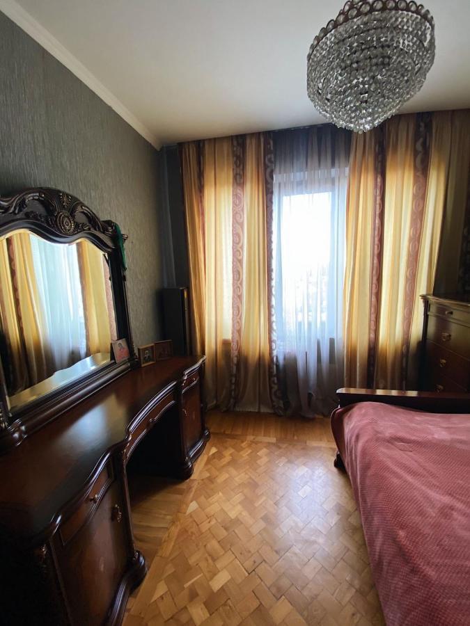 Большая Четырехкомнатная Квартира С Двумя Балконами У Моря В Центре Сухума,В Абхазии Sukhumi Exterior photo